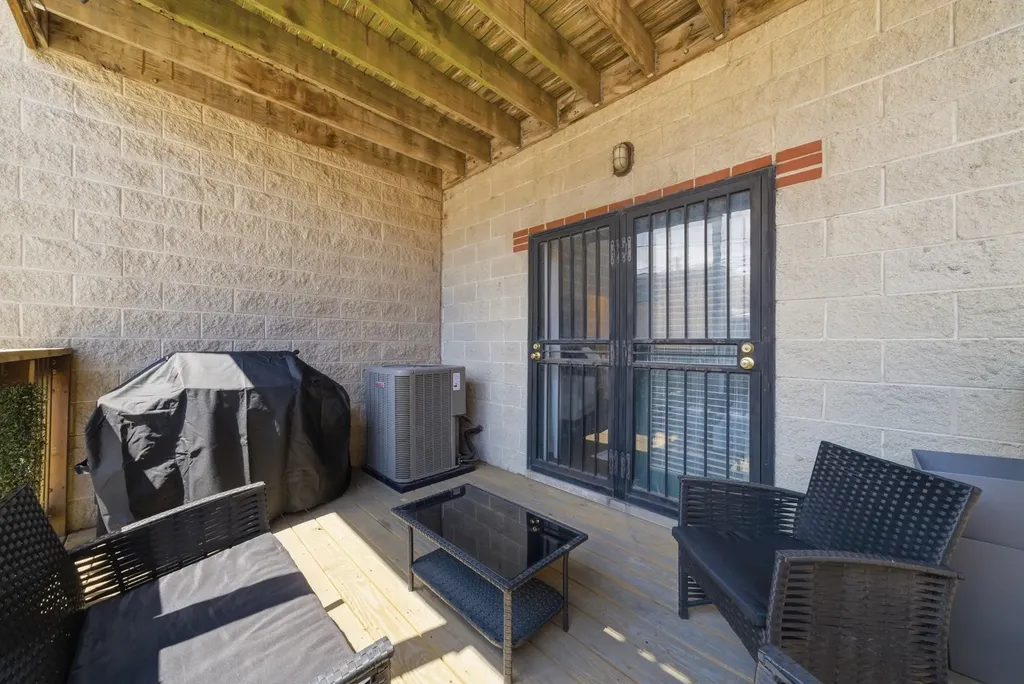 1623 West Grand Avenue Chicago IL 60622