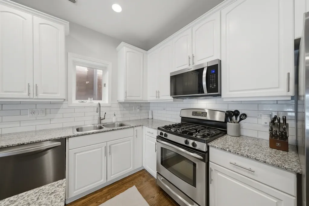 1623 West Grand Avenue Chicago IL 60622