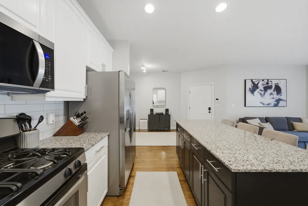1623 West Grand Avenue Chicago IL 60622