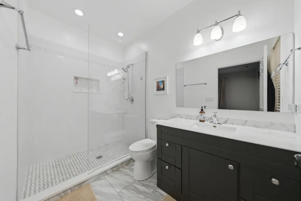 1623 West Grand Avenue Chicago IL 60622