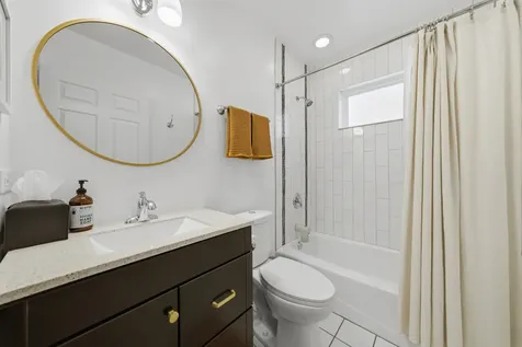 1623 West Grand Avenue Chicago IL 60622