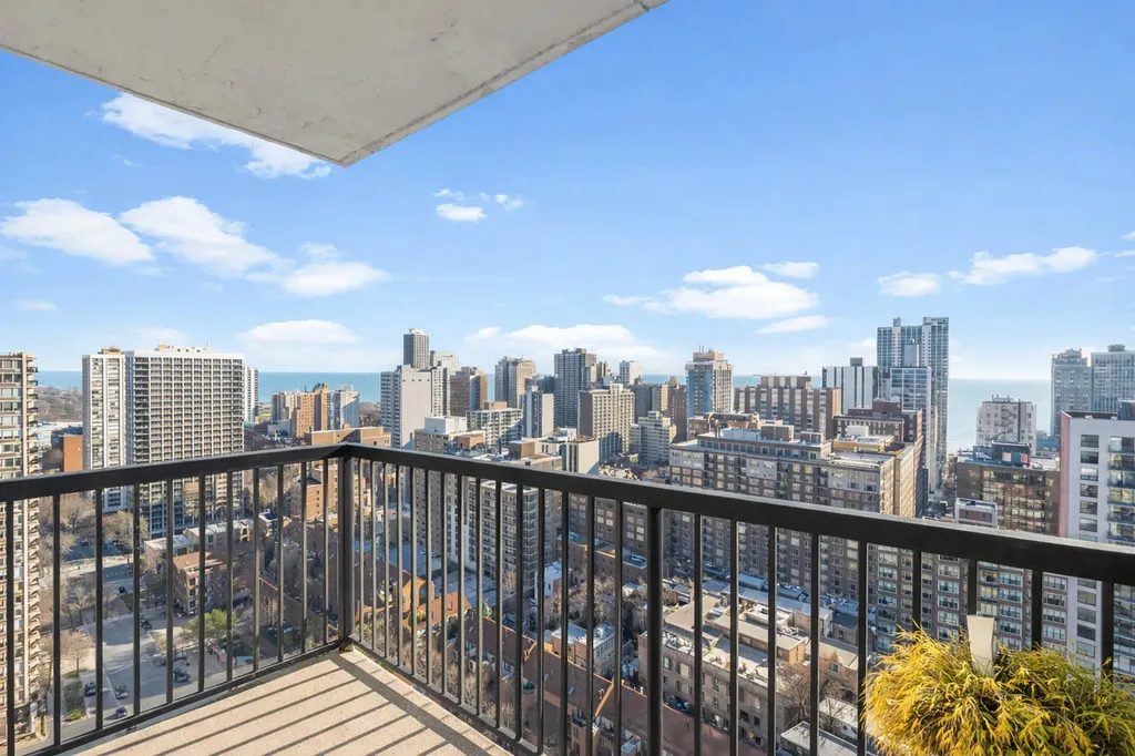1255 North Sandburg Terrace Chicago IL 60610
