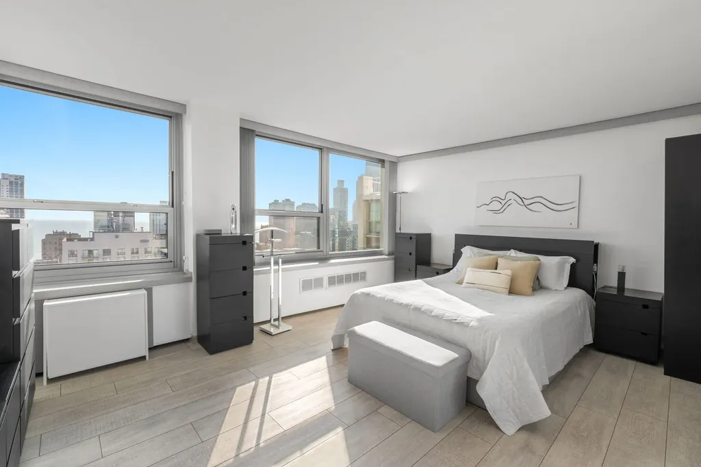 1255 North Sandburg Terrace Chicago IL 60610