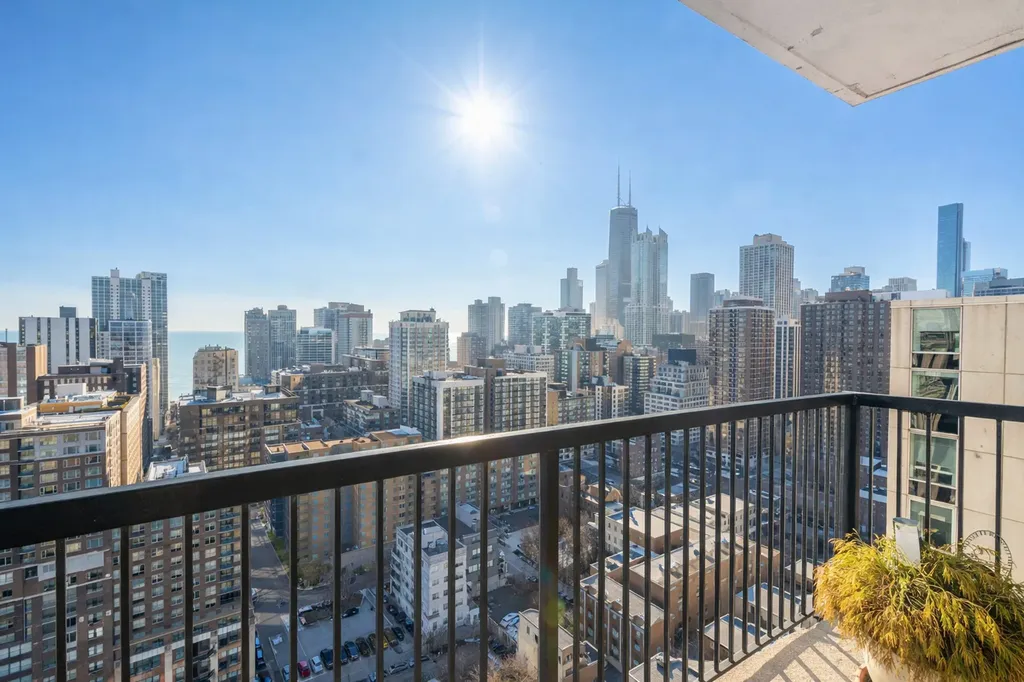1255 North Sandburg Terrace Chicago IL 60610