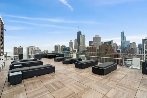 1255 North Sandburg Terrace Chicago IL 60610
