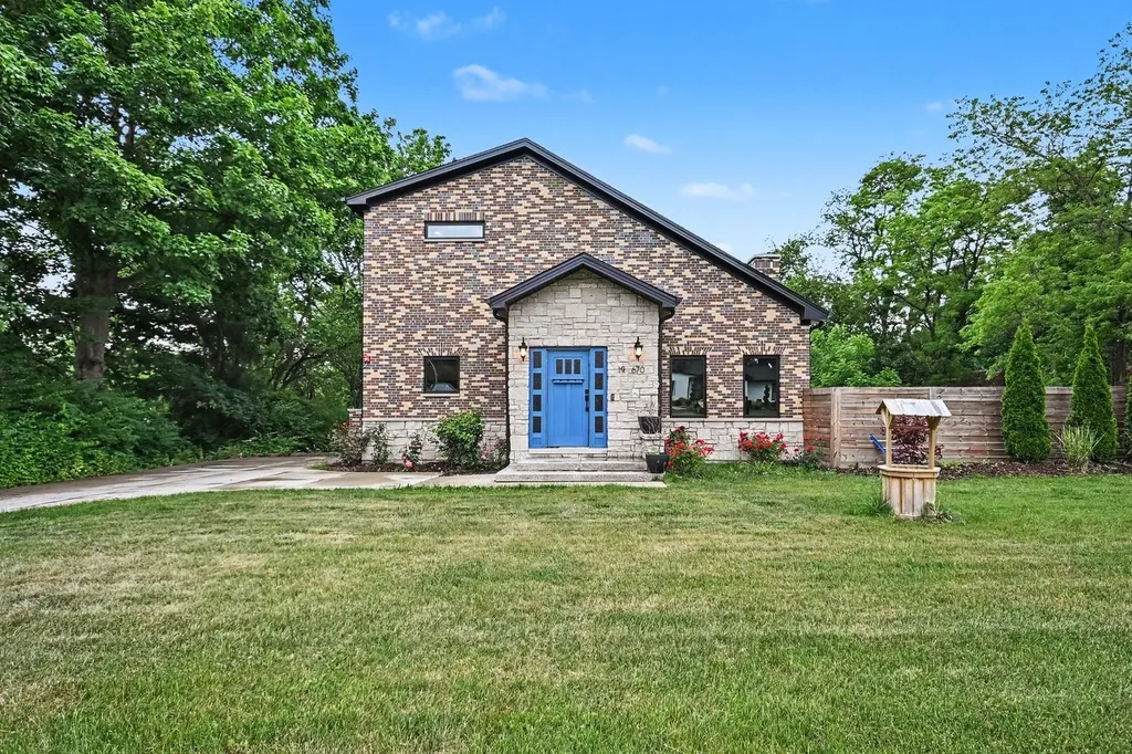19W676 99TH Street Lemont IL 60439