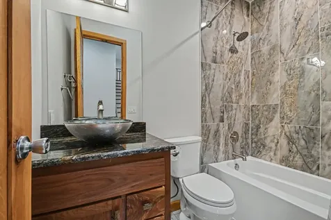 19W676 99TH Street Lemont IL 60439