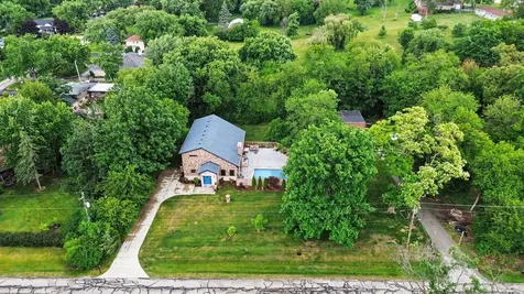 19W676 99TH Street Lemont IL 60439