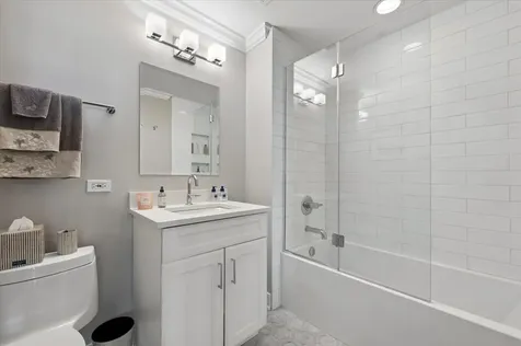 57 East Delaware Place Chicago IL 60611