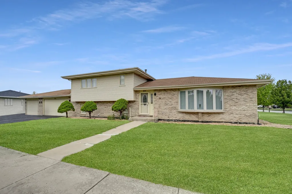 8218 170TH Street Tinley Park IL 60477