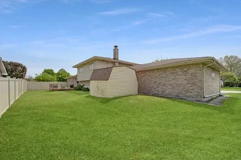 8218 170TH Street Tinley Park IL 60477