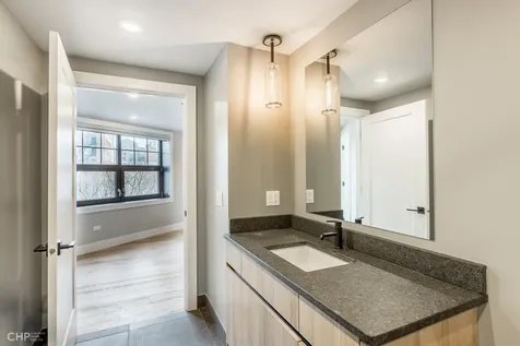 729 North Sangamon Street Chicago IL 60642