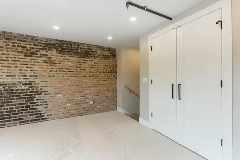 729 North Sangamon Street Chicago IL 60642