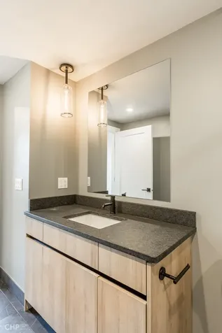 729 North Sangamon Street Chicago IL 60642
