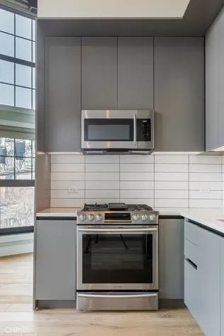 729 North Sangamon Street Chicago IL 60642