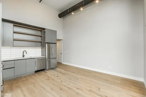 729 North Sangamon Street Chicago IL 60642