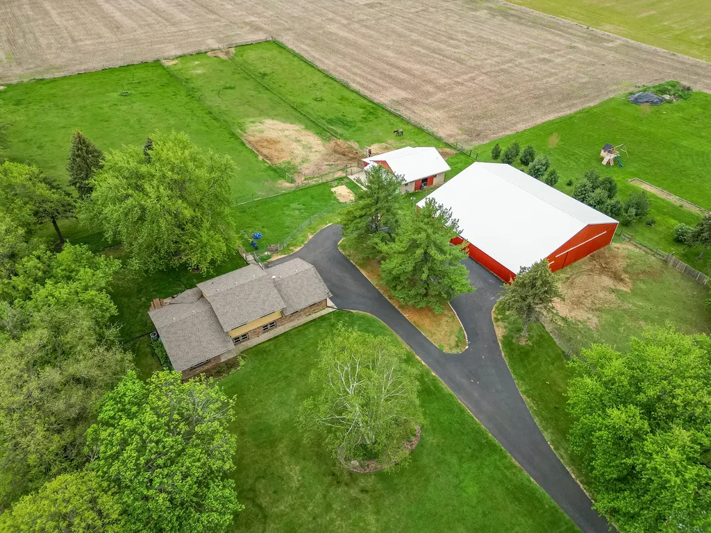 10160 Cemetery Road Pecatonica IL 61063