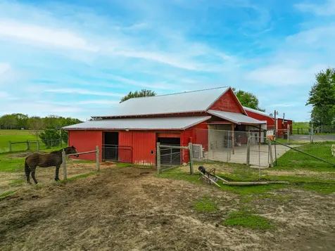 10160 Cemetery Road Pecatonica IL 61063
