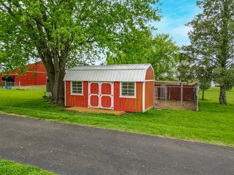 10160 Cemetery Road Pecatonica IL 61063
