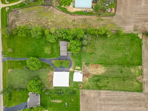 10160 Cemetery Road Pecatonica IL 61063