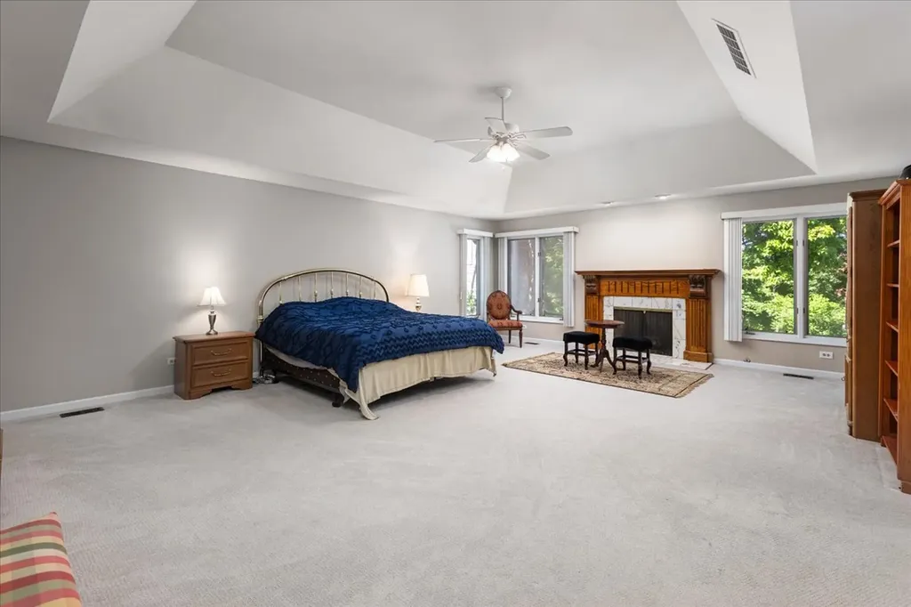 6191 Shorewood Court Lisle IL 60532