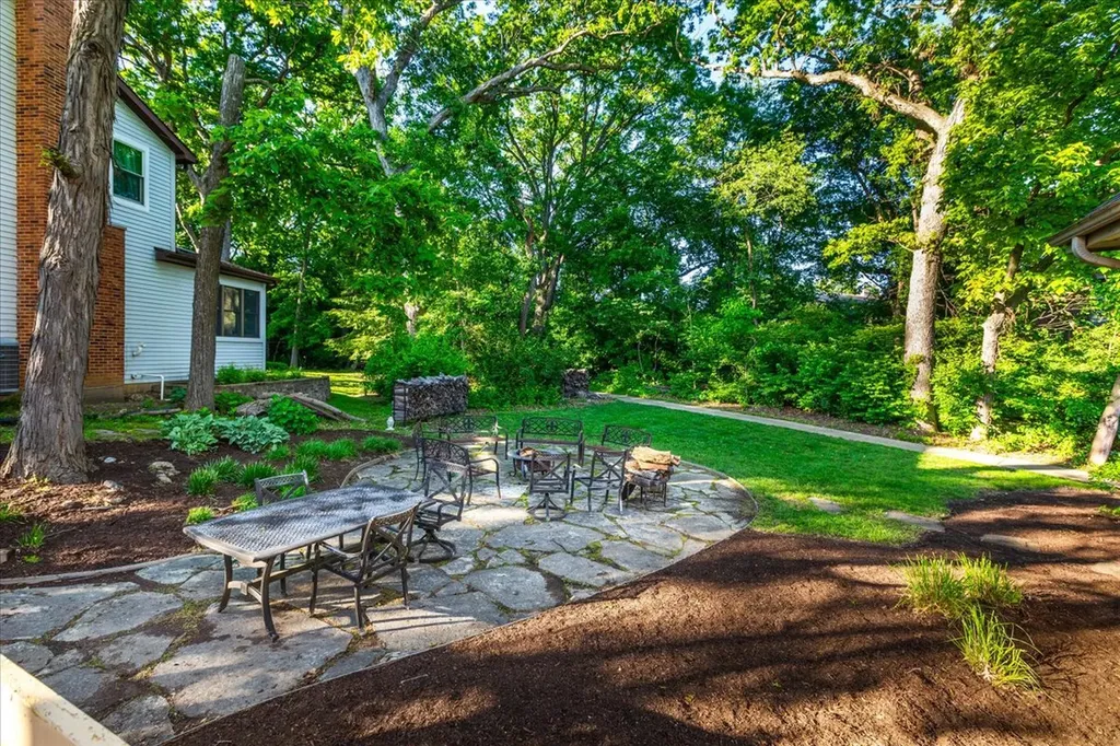 6191 Shorewood Court Lisle IL 60532