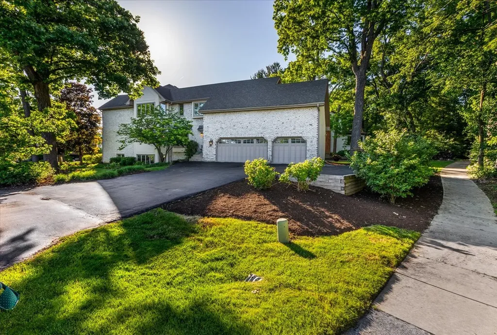 6191 Shorewood Court Lisle IL 60532