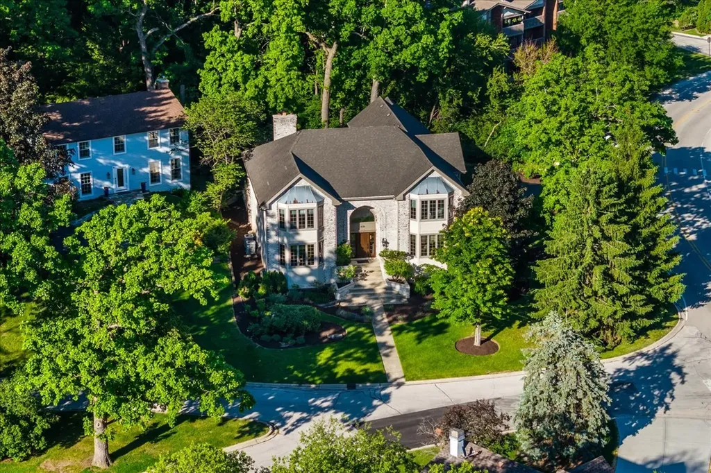 6191 Shorewood Court Lisle IL 60532