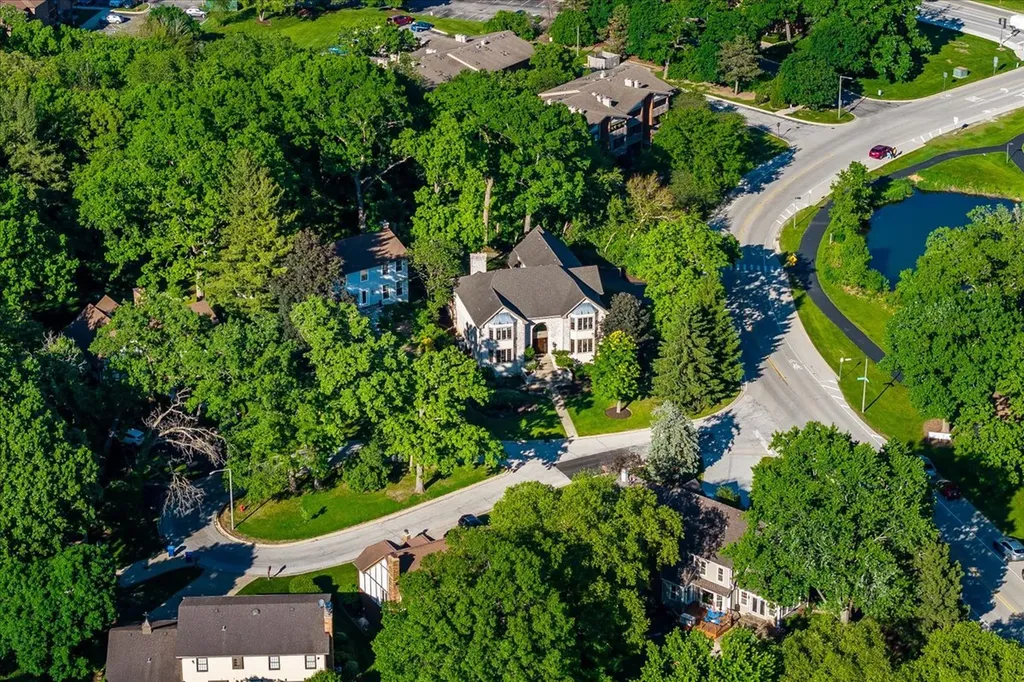 6191 Shorewood Court Lisle IL 60532
