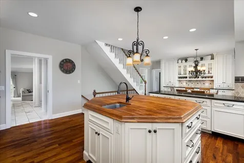 6191 Shorewood Court Lisle IL 60532