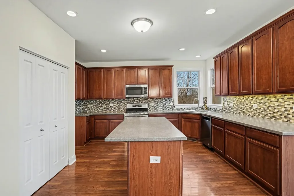 26613 Silverleaf Drive Plainfield IL 60585