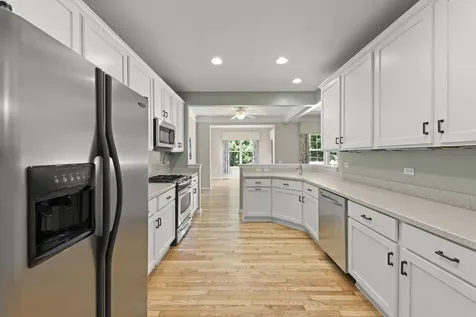 105 National Court Shorewood IL 60404