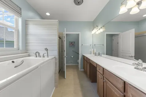 105 National Court Shorewood IL 60404