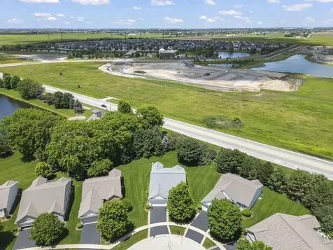 105 National Court Shorewood IL 60404