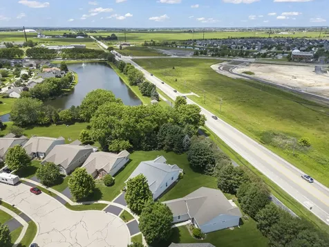 105 National Court Shorewood IL 60404