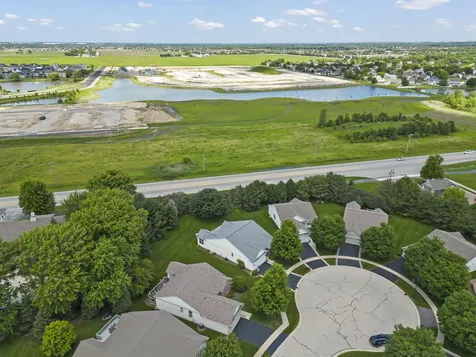 105 National Court Shorewood IL 60404