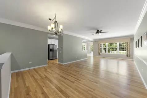 105 National Court Shorewood IL 60404