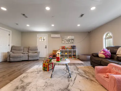 8625 West 81st Street Justice IL 60458