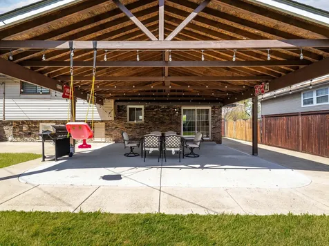 8625 West 81st Street Justice IL 60458