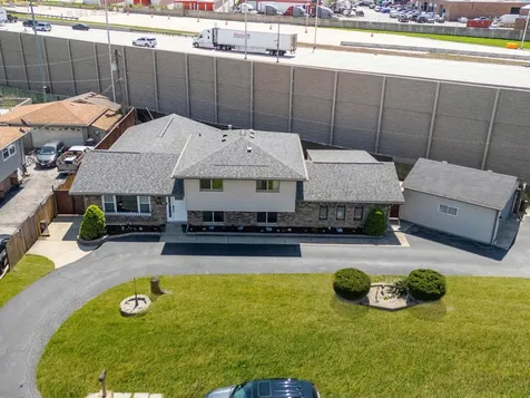 8625 West 81st Street Justice IL 60458