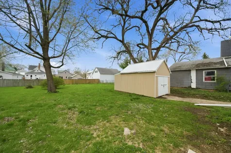 323 Douglas Avenue Dixon IL 61021