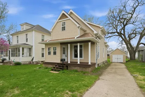 323 Douglas Avenue Dixon IL 61021