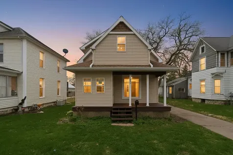 323 Douglas Avenue Dixon IL 61021