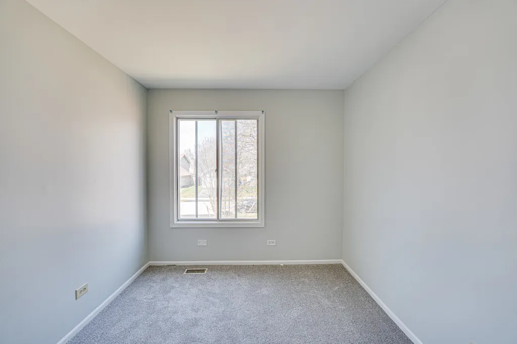 1111 Brunswick Lane Aurora IL 60504