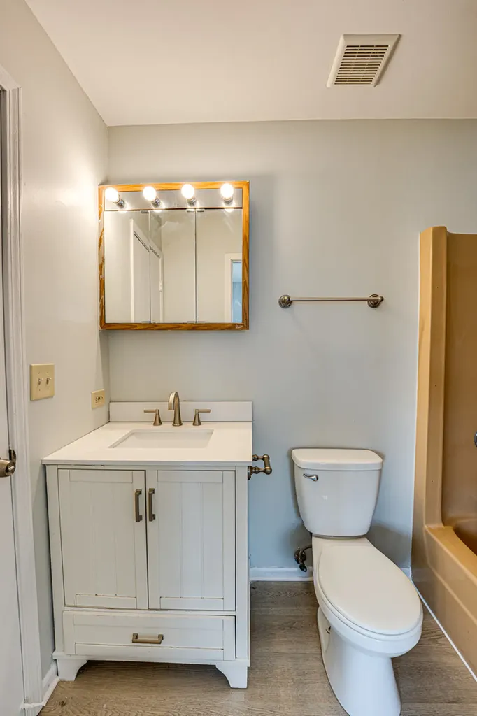1111 Brunswick Lane Aurora IL 60504