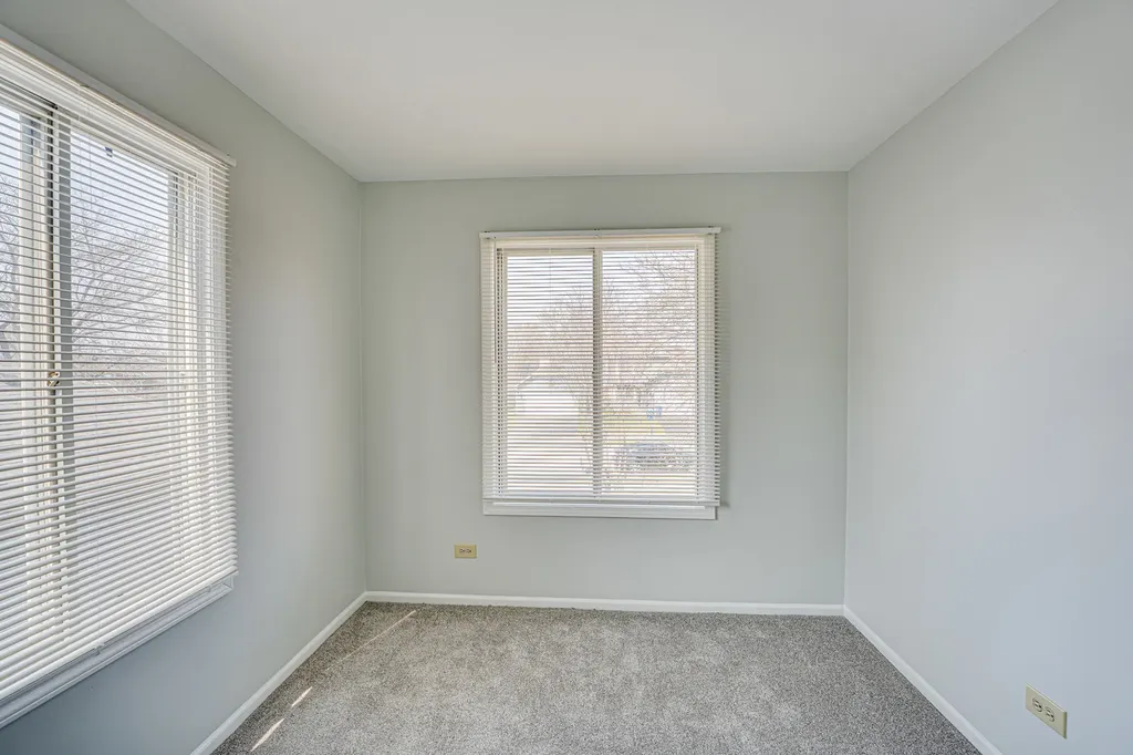 1111 Brunswick Lane Aurora IL 60504