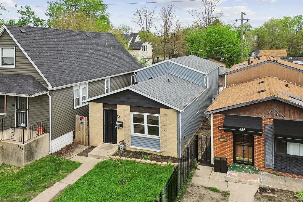346 West 115th Street Chicago IL 60628