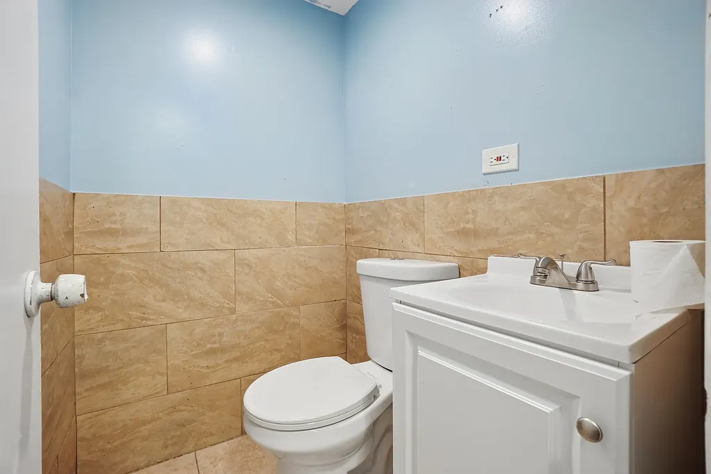 346 West 115th Street Chicago IL 60628