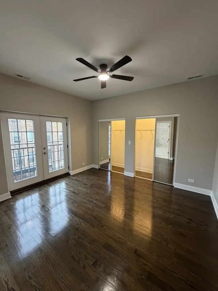 543 East 43rd Street Chicago IL 60653