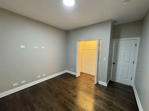543 East 43rd Street Chicago IL 60653
